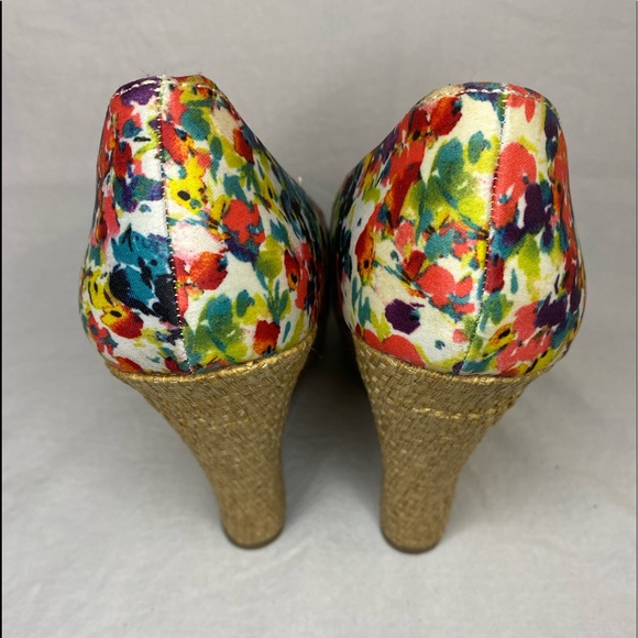 Brash Floral Wedges - Picture 3 of 6